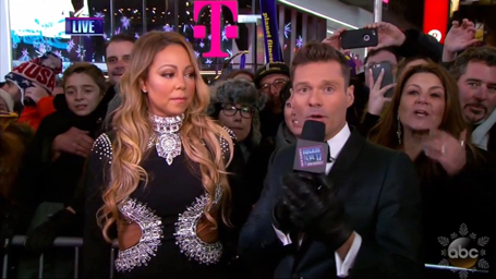 Mariah reprimands Ryan Seacrest before performance | mcarchives.com