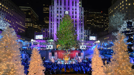 Performers at this year's Rockefeller Tree Lighting | mcarchives.com