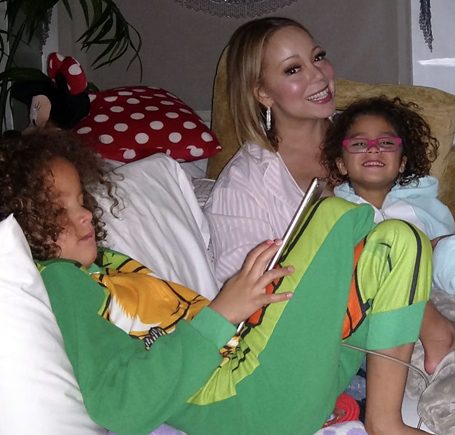 Mariah's kids sing on her newly released Christmas song | mcarchives.com