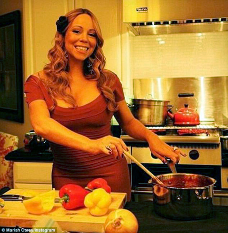 Mariah Carey swaps the stage for the kitchen | mcarchives.com