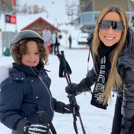 Mariah Carey goes skiing in Aspen ahead of Christmas | mcarchives.com