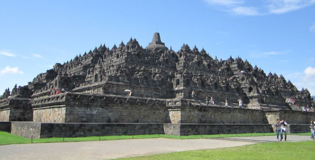 Mariah Carey live in concert at Borobudur Temple | mcarchives.com