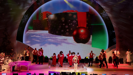 MSG 2023 Christmas tour sparkles for final show | mcarchives.com