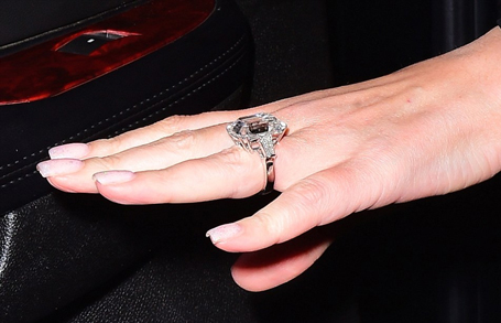 Mariah Carey's engagement ring cost $10 million | mcarchives.com