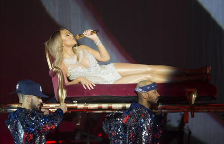 Mariah Carey looked dazzling as ever in Glasgow | mcarchives.com