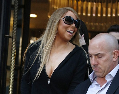 Mariah Carey overwhelmed by darling fans | mcarchives.com